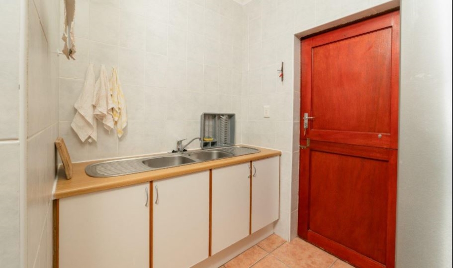 3 Bedroom Property for Sale in Hartenbos Central Western Cape